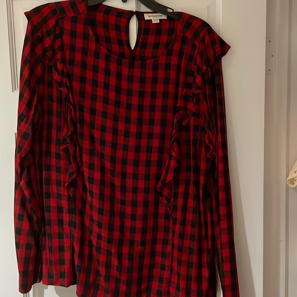 Beachlunchlounge gingham red and black check blouse in size XL